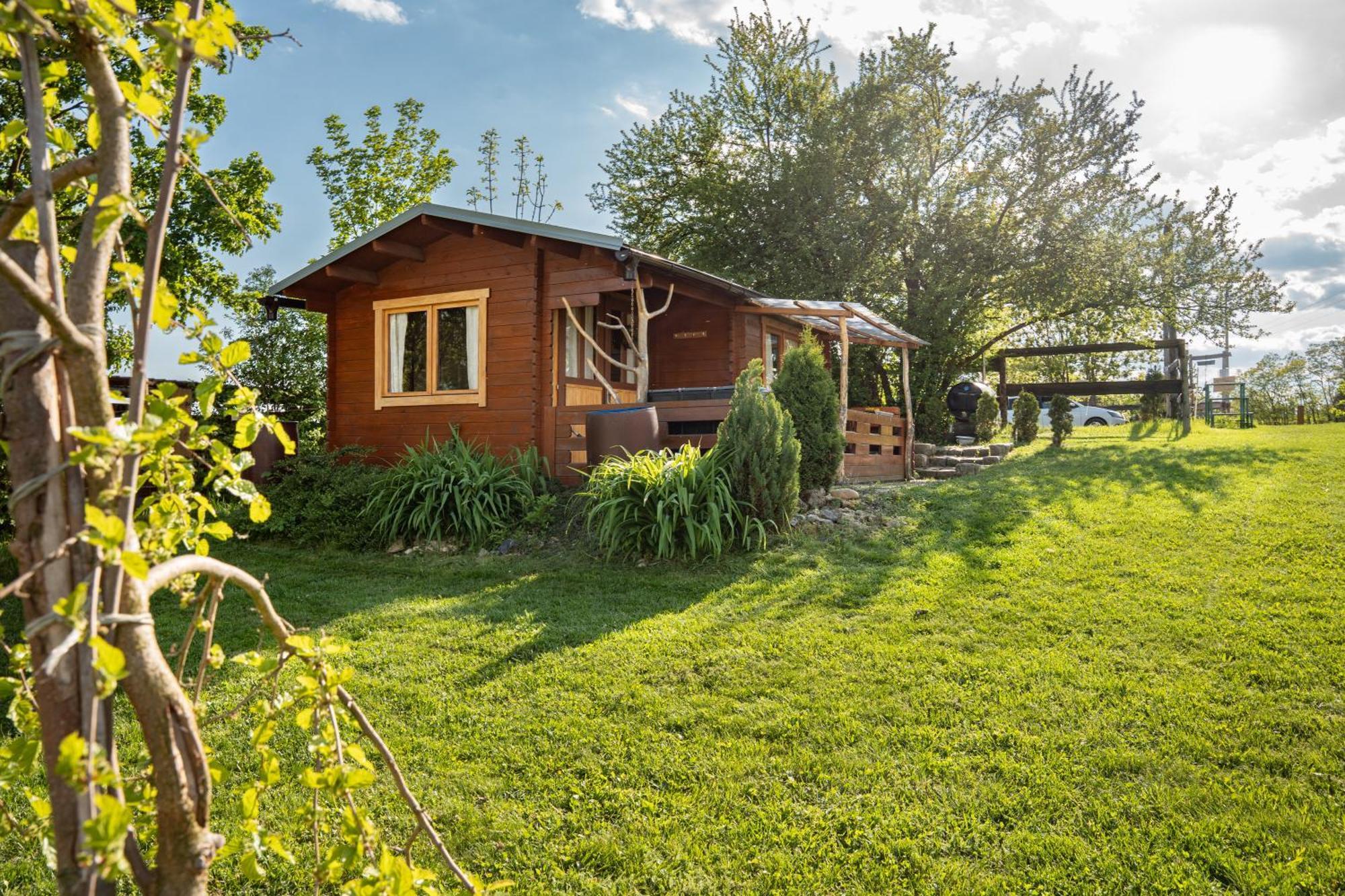 Cozy Wood Hut On The Farm Villa Trebivlice Exteriör bild