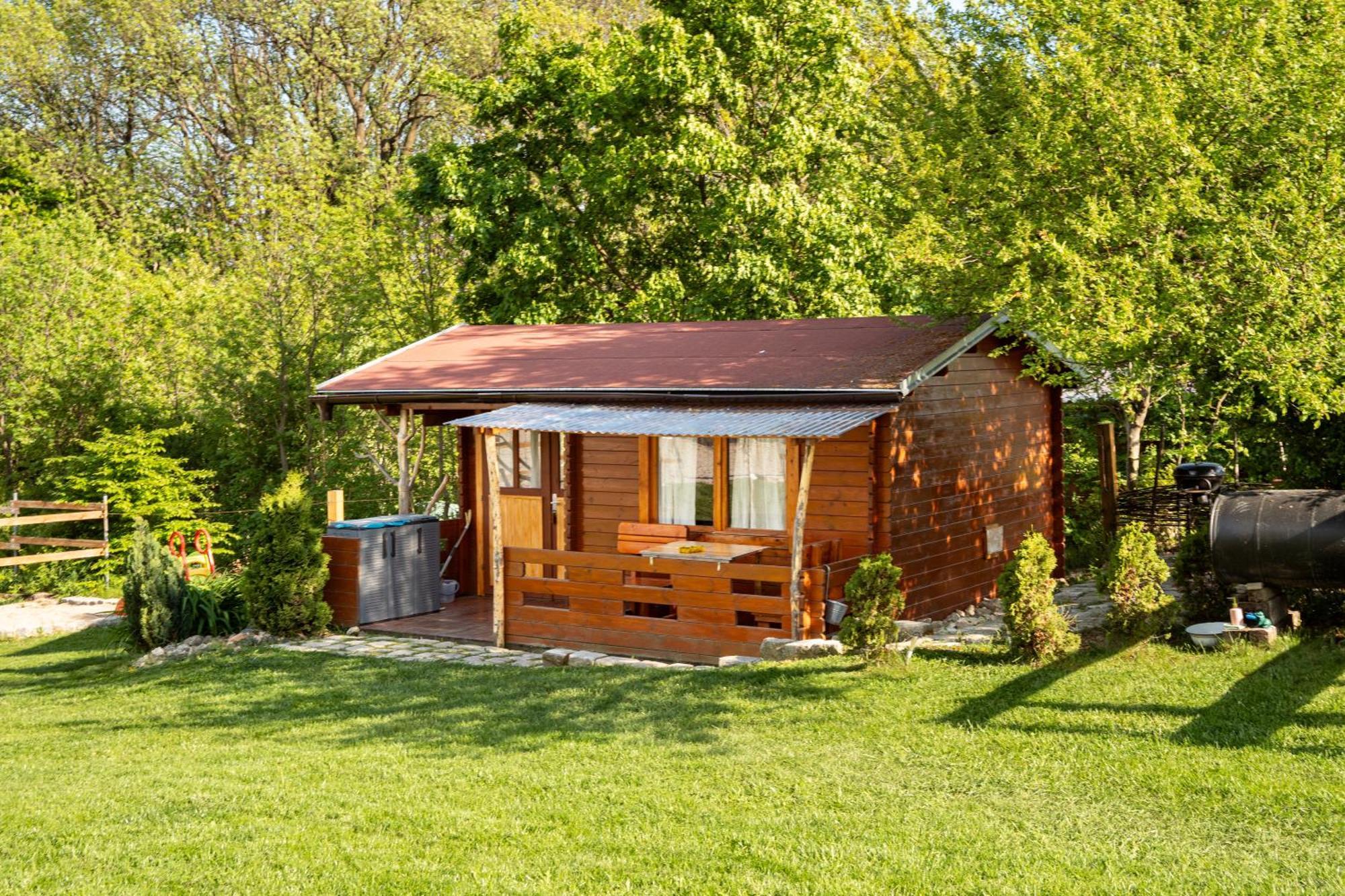 Cozy Wood Hut On The Farm Villa Trebivlice Exteriör bild